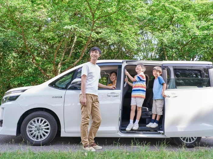 Everything You Need to Know About 8 Seater Car Rental