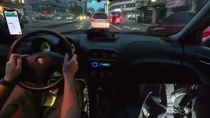 How Alfa Romeo Navigates Traffic on Busy Streets Today